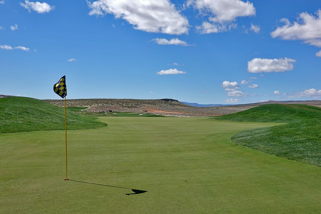 5th (Sidewinder) Hole at Copper Rock Golf Course (567 Yard Par 5)